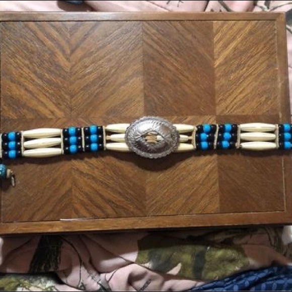 Choker - Picture 2 of 4